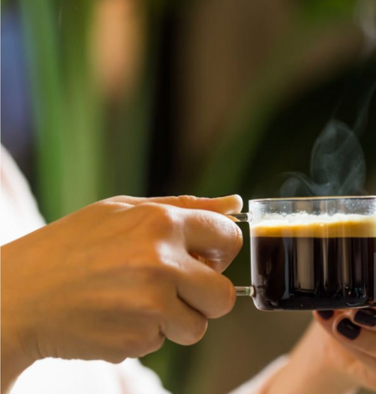 5 bonnes raisons de diminuer sa consommation de café (même quand on l’adore)