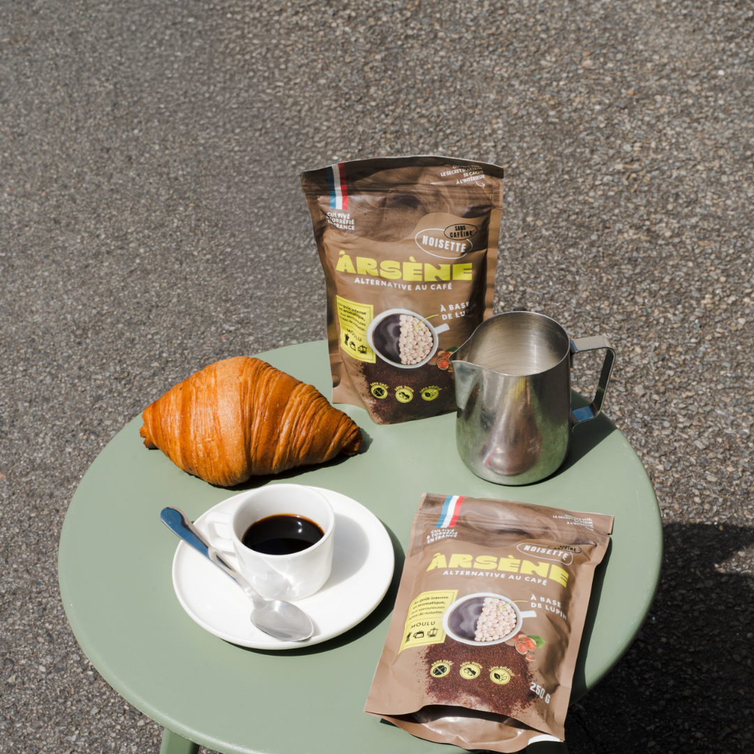 Paquet Arsène Noisette sans caféine posé sur une table, alternative au café noisette